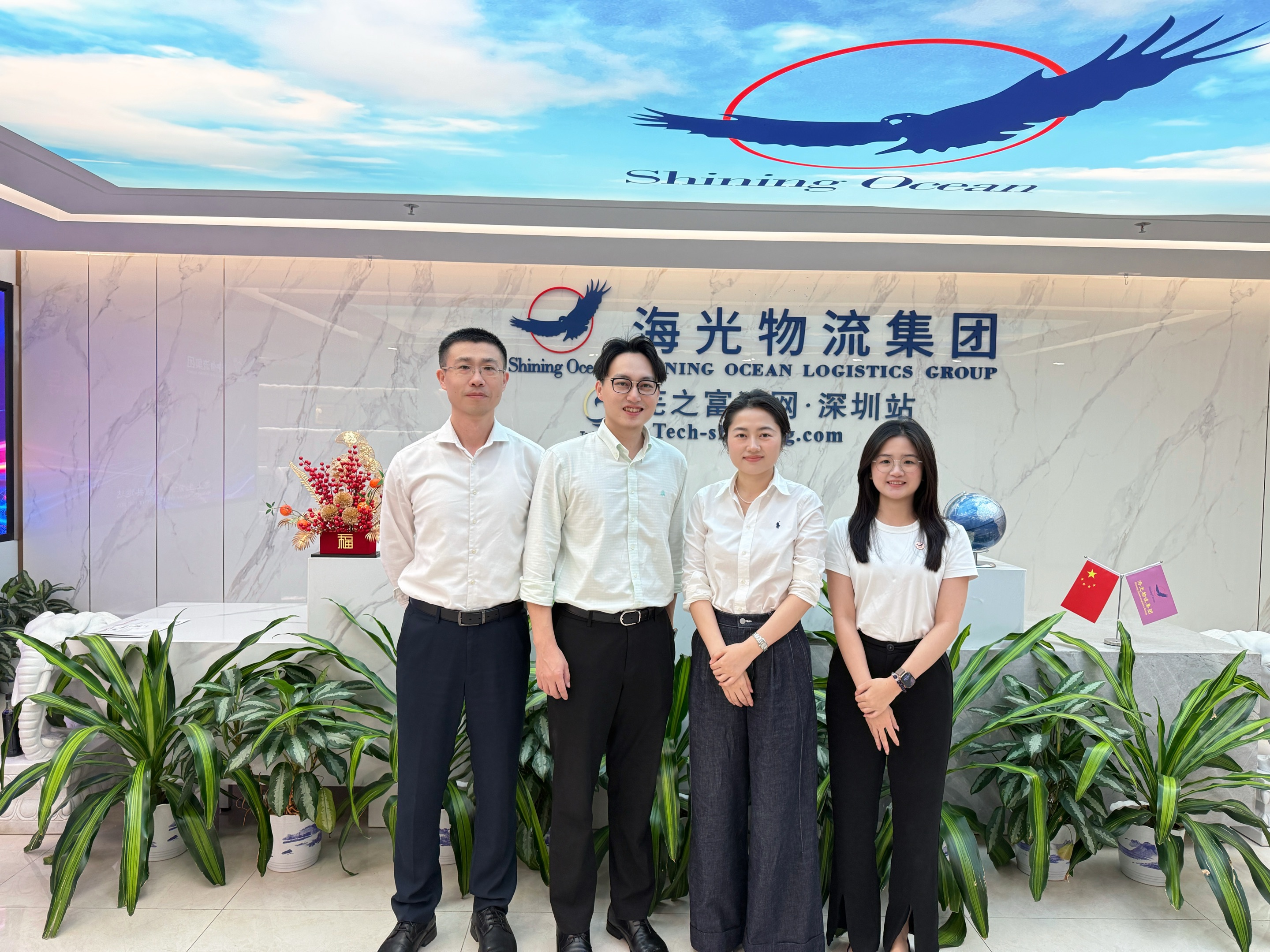 YML代表莅临海光总部